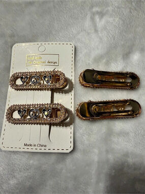 4 Rhinestone Heart Hair Clips in Gold & Black Tone